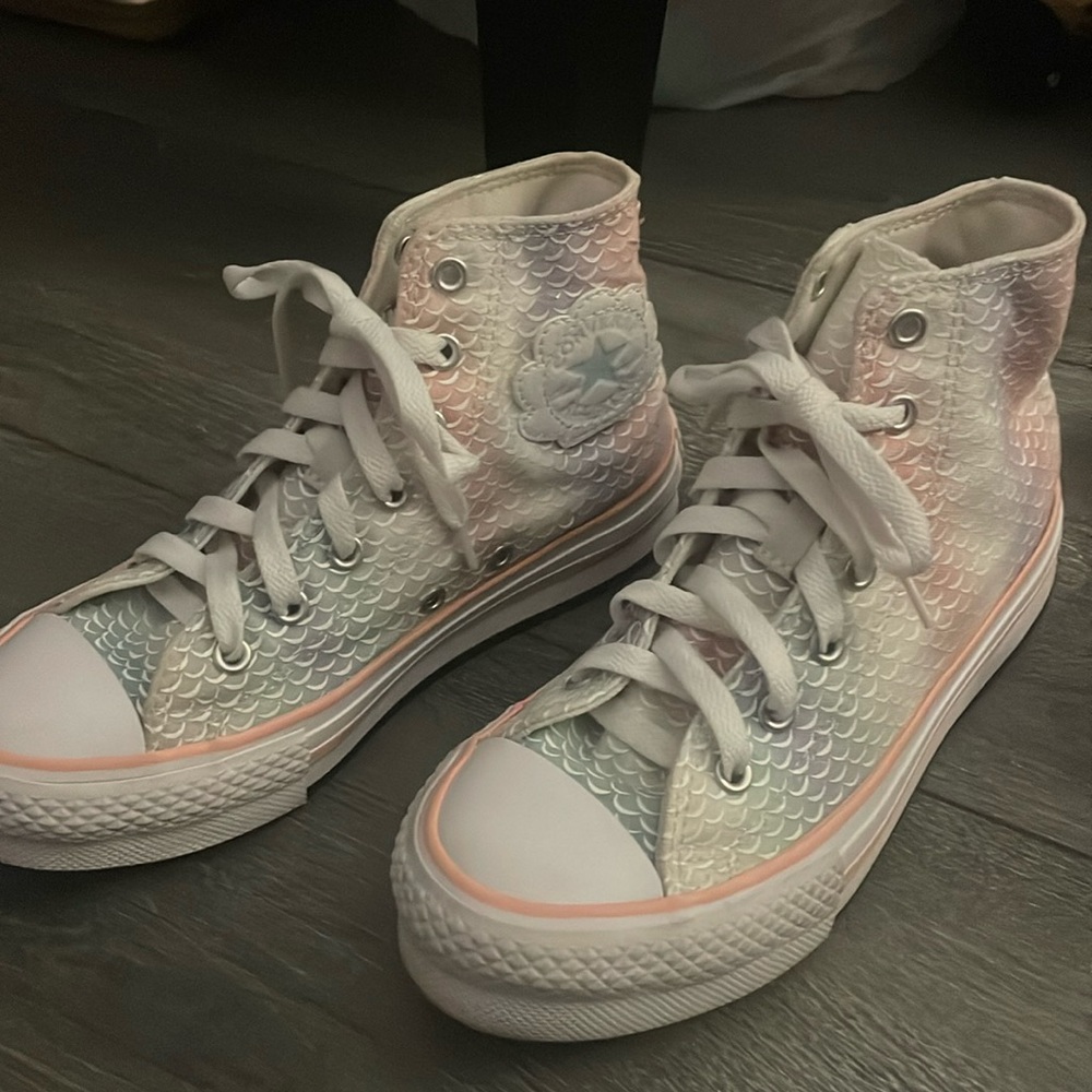 Converse (girls)